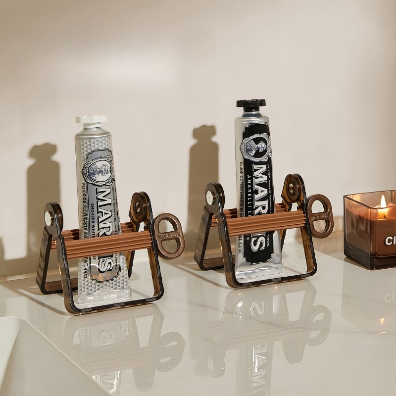 Luxury Manual Toothpaste Squee - огляд і ціна Luxury Skincare Cleanser