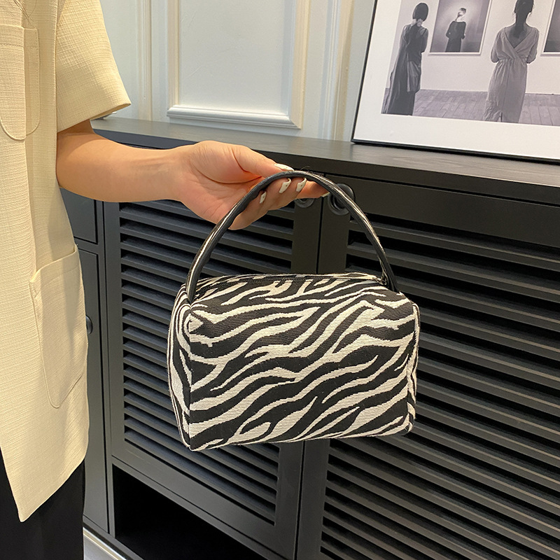 Leopard Makeup Bag Luxury  Lar - огляд і ціна Luxury Skincare China